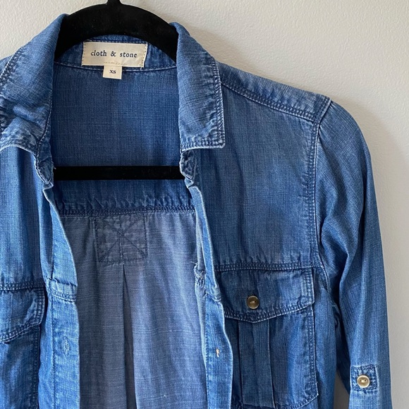๐ EUC Anthropologie Cloth & Stone chambray shirt XS super soft tencel - Picture 2 of 7